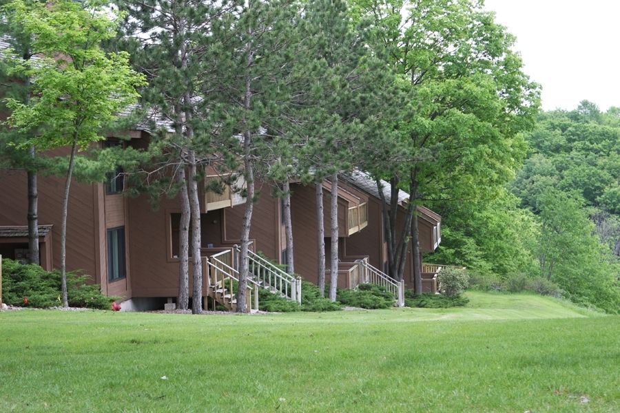 Summit Village Bellaire Exterior photo