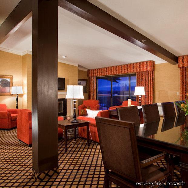Summit Village Bellaire Room photo