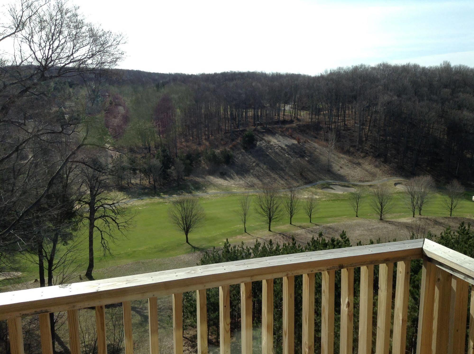 Summit Village Bellaire Exterior photo